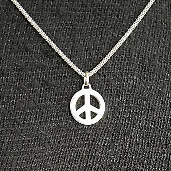 STERLING SILVER 925 Peace Symbol Pendant and CHAIN - Picture 1 of 6
